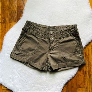 ROXY - Olive Green Cuffed Shorts - LIKE NEW